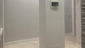 Unclassified image, 5 of 28, button - Elegant apartment in a prime location (Milano)