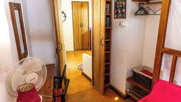 2 bedrooms, WiFi, bed sheets, wheelchair access