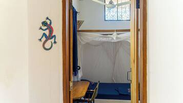 2 bedrooms, WiFi, bed sheets, wheelchair access