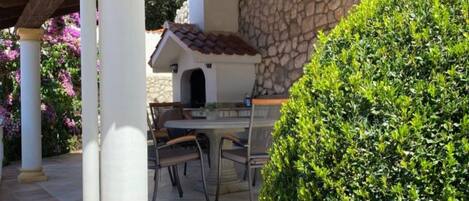 Apartment (Three Bedroom Apartment A1) | BBQ/picnic Area