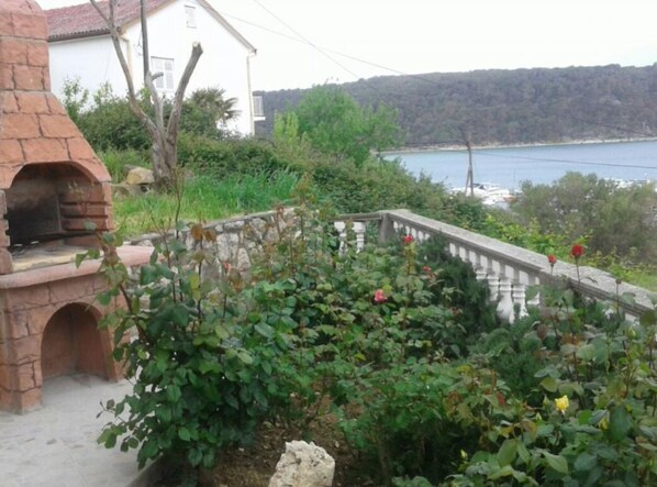 Huoneisto (One Bedroom Apartment A3) | Grillaus-/piknikalue