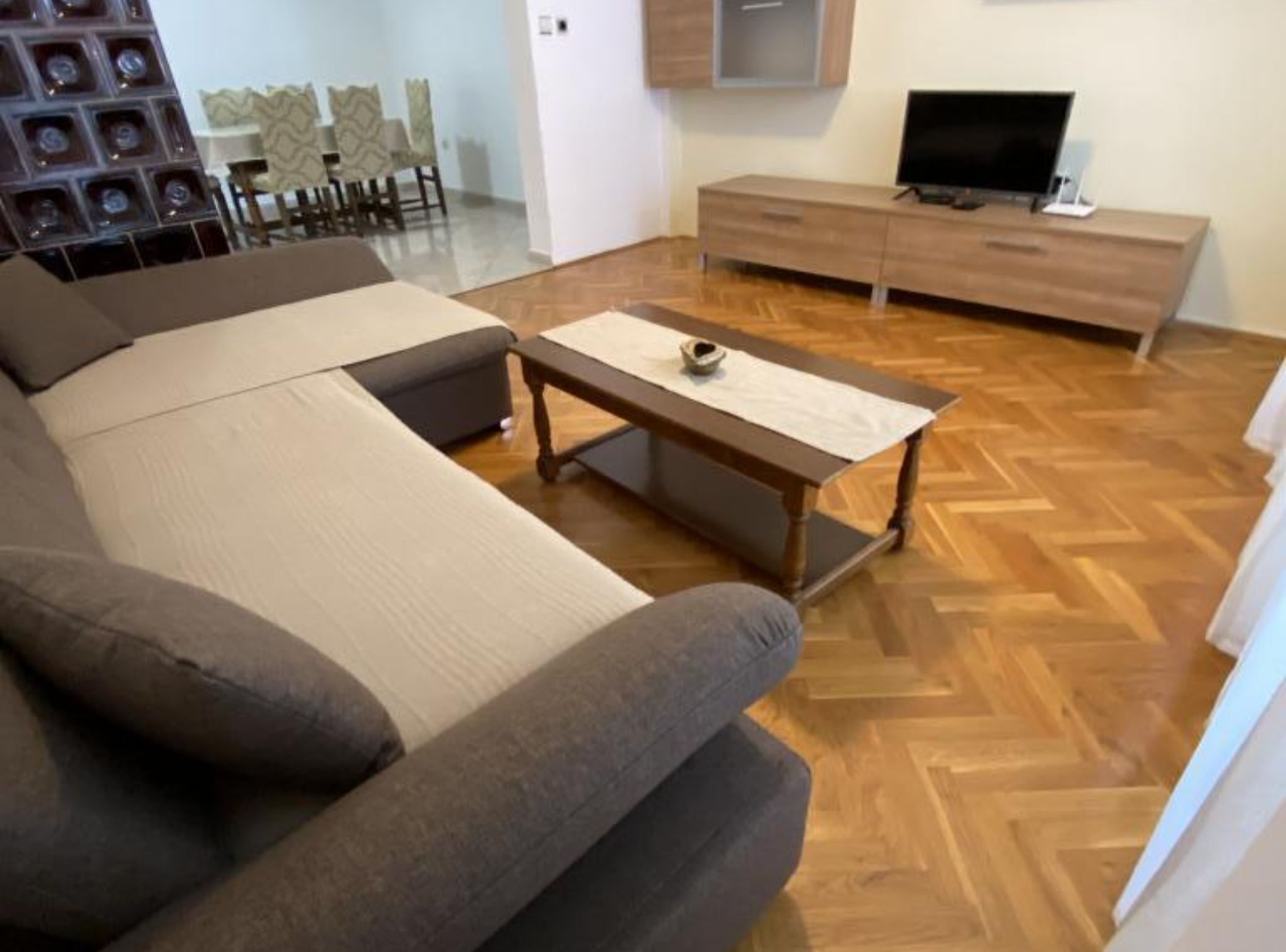 Apartment (Three Bedroom Apartment A1) | Living room | 32-inch flat-screen TV with satellite channels