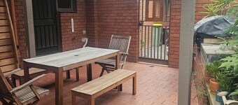 Spacious 4-bedroom house in beautiful Watsonia North with AC