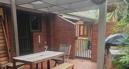 Spacious 4-bedroom house in beautiful Watsonia North with AC