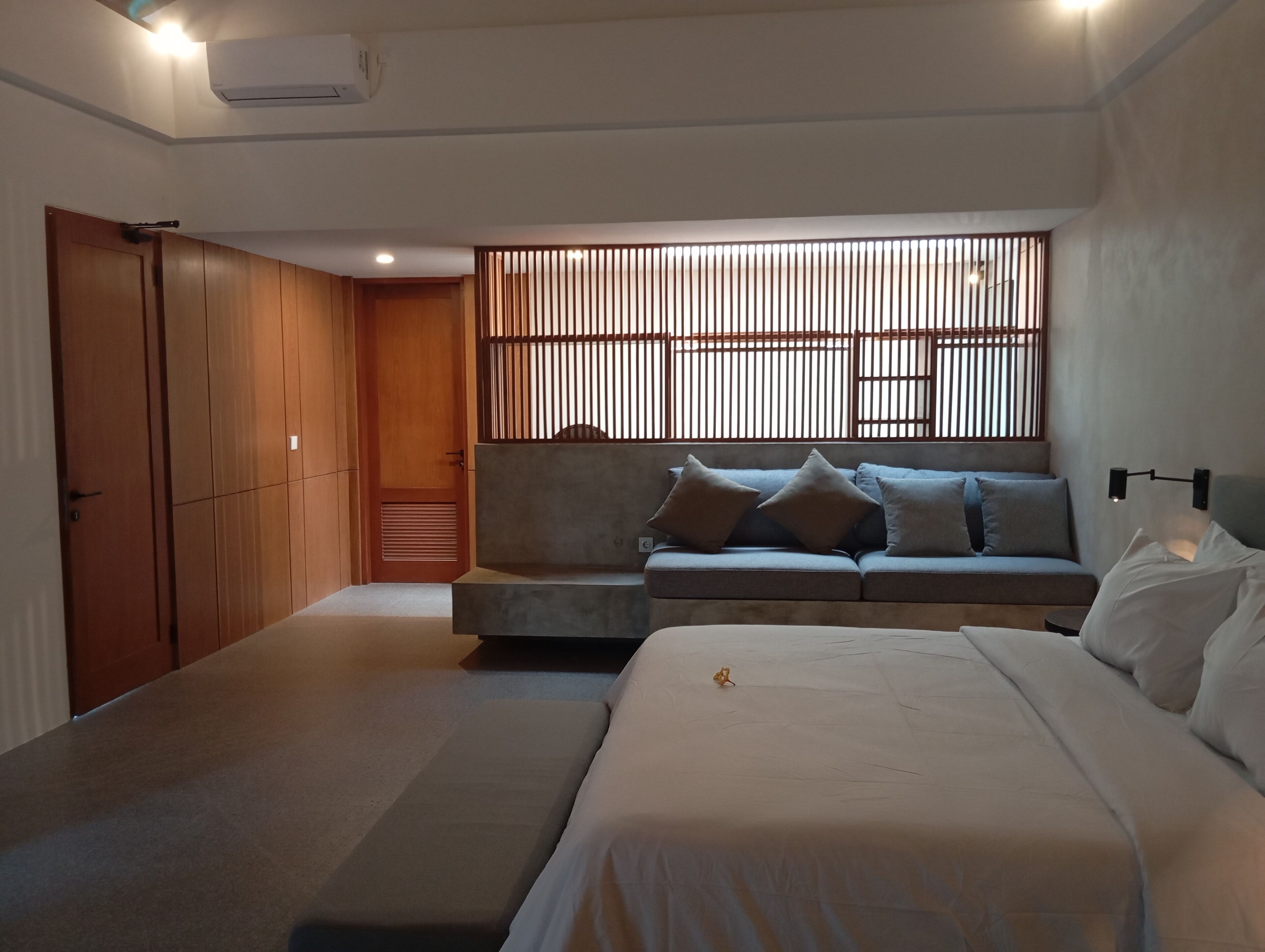 In-room safe, desk, laptop workspace, free WiFi