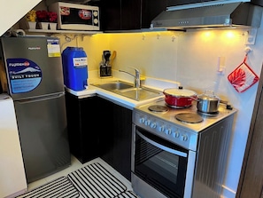 Mikrobølgeovn, ovn og kokeplater