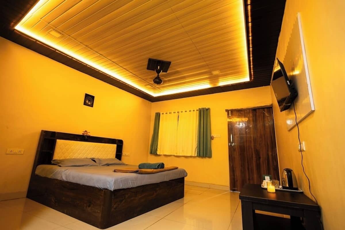 Deluxe tweepersoonskamer, uitzicht op tuin | Een bureau, gratis wifi