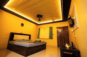 Deluxe Double Room, Garden View