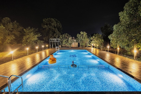 Kolam renang terbuka