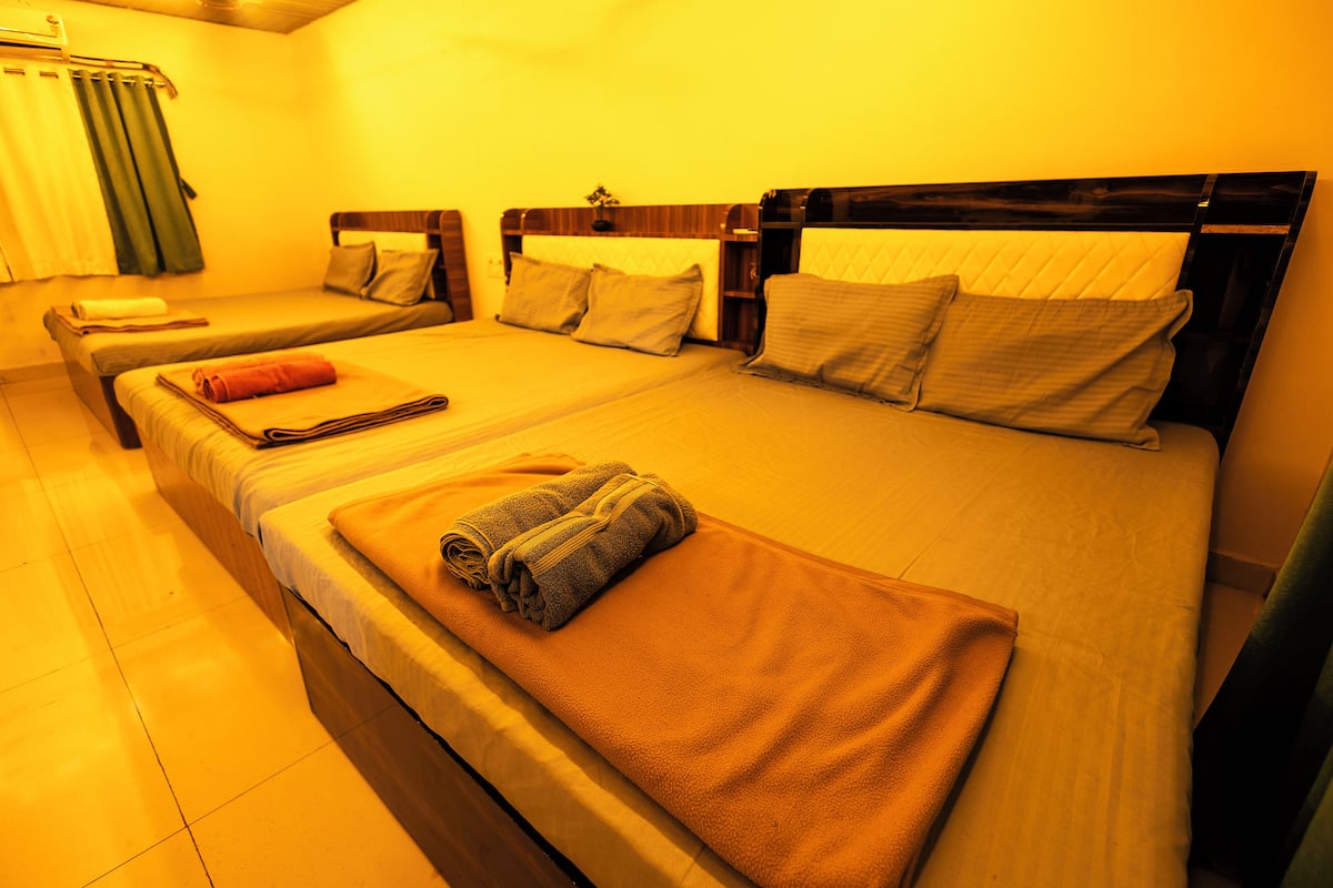 Elite Room, Garden View | Egyptian cotton sheets, premium bedding, memory foam beds, desk