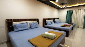 Design kamer, uitzicht op tuin | Lakens van Egyptisch katoen, luxe beddengoed