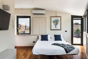 3 Schlafzimmer, Schreibtisch, Bügeleisen/Bügelbrett, Reisekinderbett