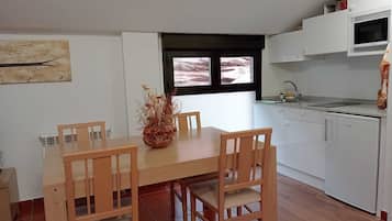 Apartamento familiar, vistas a la montaña | Cocina privada