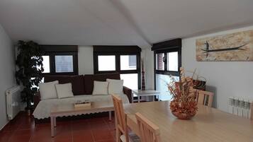 Family Apartment, Mountain View | Living area