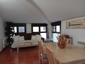 Family Apartment, Mountain View | Living area | TV - Zabala Martinez AT La Piedra (Nájera)