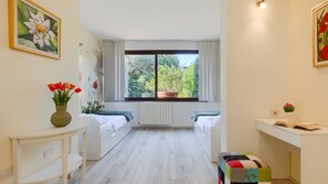 Bügeleisen/Bügelbrett, kostenloses WLAN, Bettwäsche