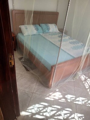3 chambres, fer et planche à repasser, accès Internet, draps fournis