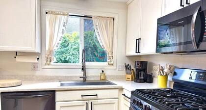 Central 3BR/2BA House Close to Everything Humboldt