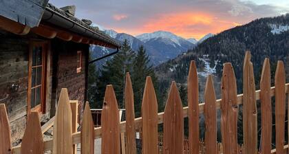 New Opening - Chalet 'Larchrast' mit Bergblick, privater Terrasse, ein Ort der Ruhe