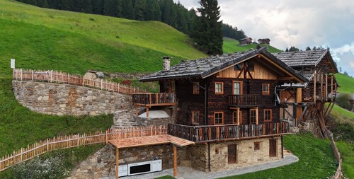 Nouvelle ouverture – Chalet « Larchrast » avec vue sur la montagne, terrasse privée, havre de paix