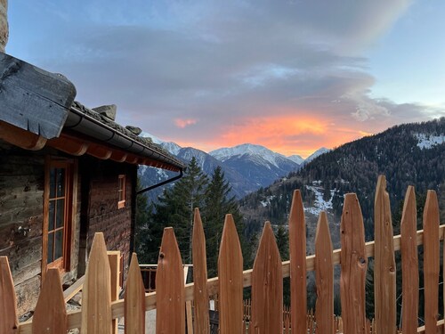 New Opening – Chalet 'Larchrast' with Mountain Views and Private Terrace, a Place of Tranquility