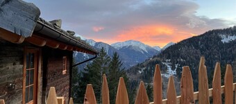 New Opening – Chalet 'Larchrast' with Mountain Views and Private Terrace, a Place of Tranquility