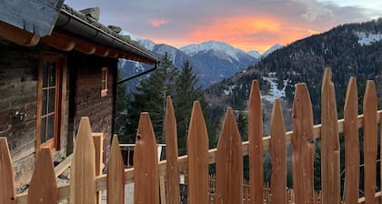 New Opening – Chalet 'Larchrast' with Mountain Views and Private Terrace, a Place of Tranquility