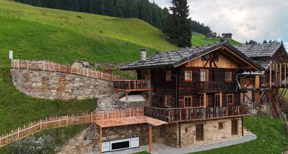 New Opening - Chalet 'Larchrast' mit Bergblick, privater Terrasse, ein Ort der Ruhe