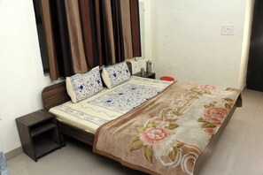 Quarto casal luxo, vista para a cidade | Wi-Fi de cortesia, roupa de cama