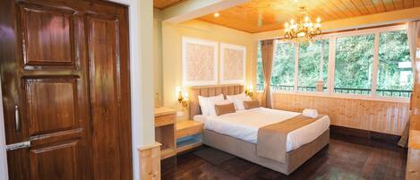 Deluxe Room, Balcony, Mountain View | Desk, soundproofing, free WiFi