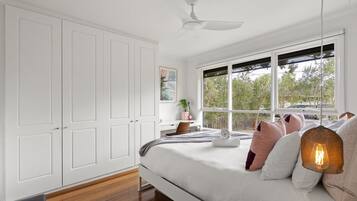 3 عدّة غرف نوم وواي فاي وملاءات أسرّة