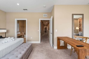 3 bedrooms, desk, iron/ironing board, free WiFi