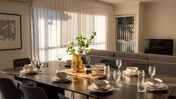 تناول الطعام