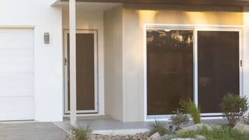 تفاصيل الفندق من الخارج