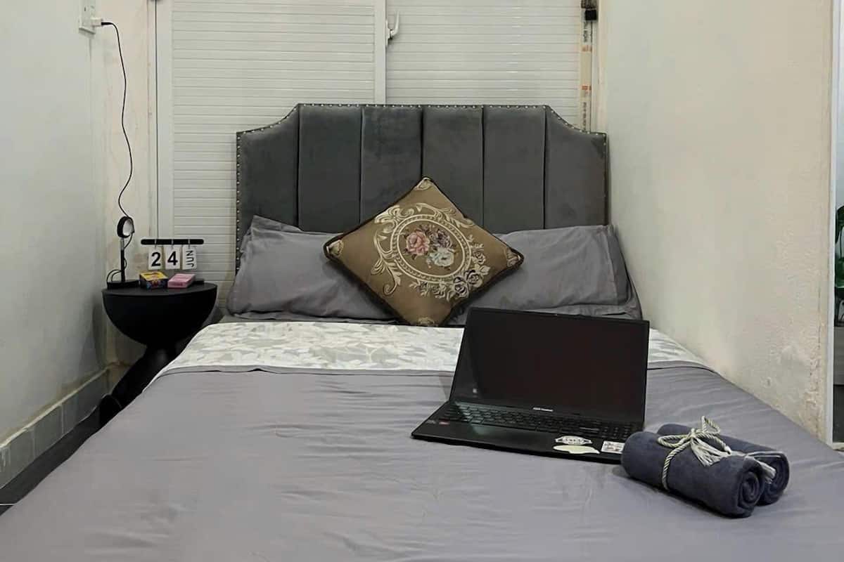 Superior Double Room, City View | Desk, free WiFi