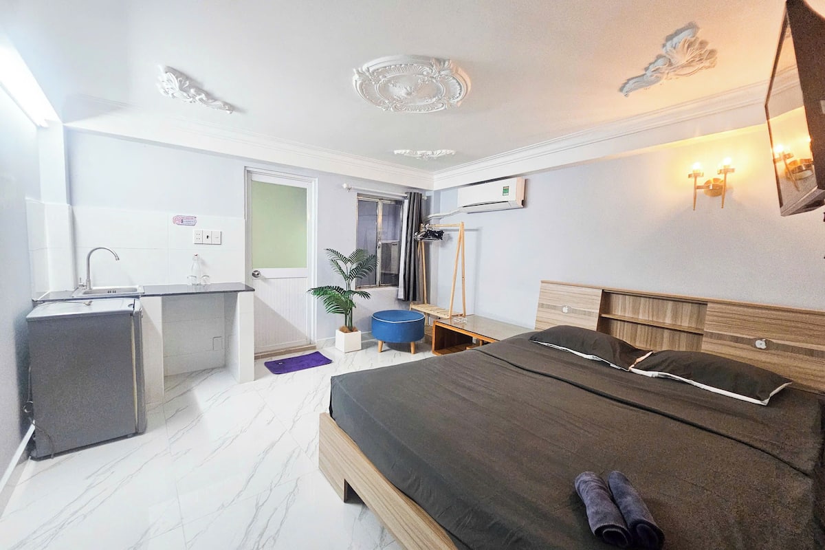 Deluxe stúdió, kilátással a városra | Íróasztal és ingyenes wifi