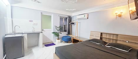 Estudio Deluxe, vista a la ciudad | Escritorio y wifi gratis