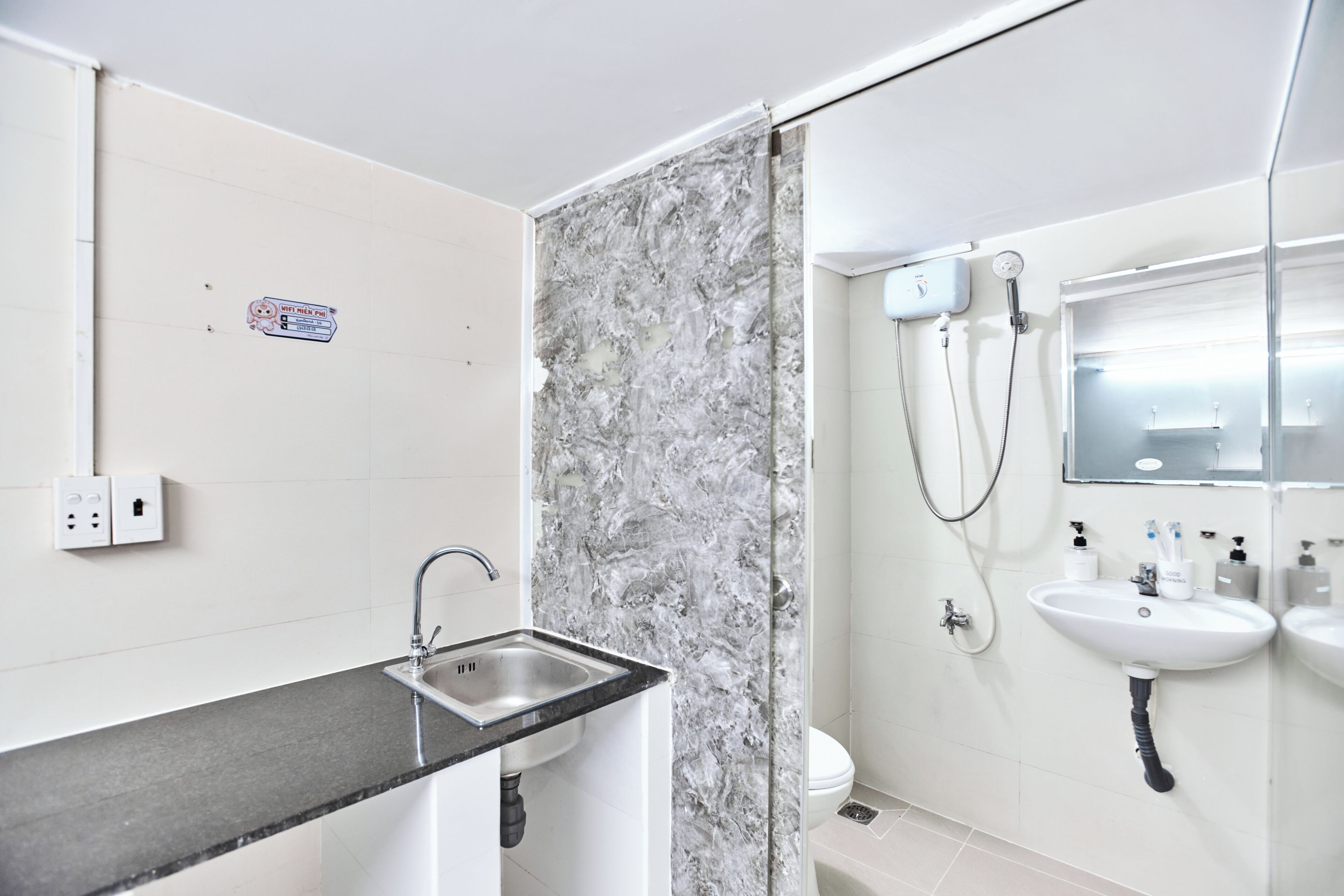 Shower, free toiletries, hair dryer, towels