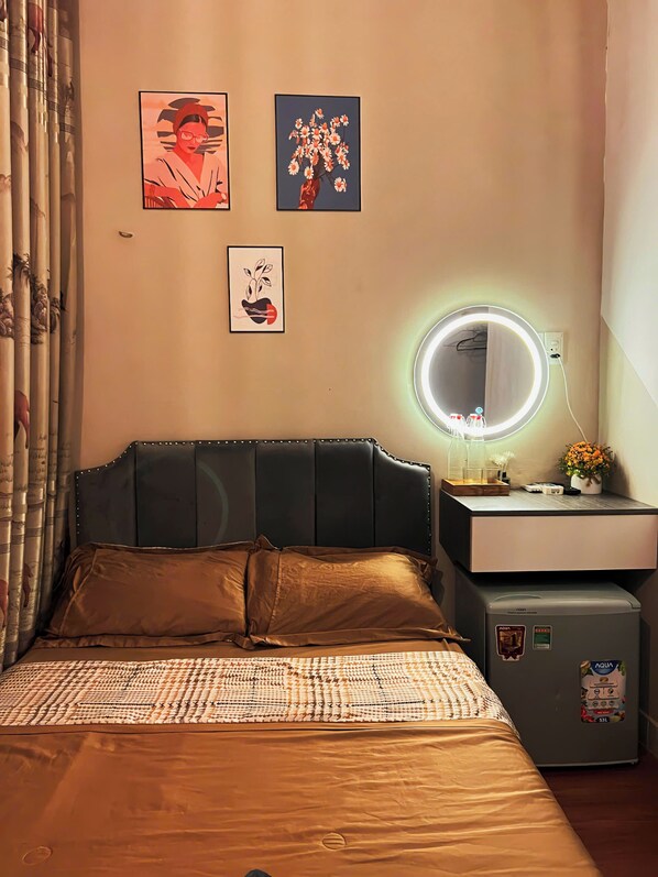 Superior Double Room, City View | Desk, free WiFi