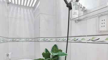 Superior Double Room, City View | Bathroom