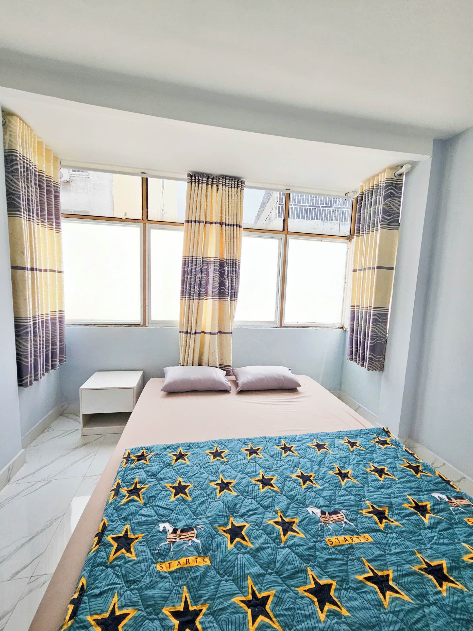 Gazdaságos stúdió, kilátással a városra | Íróasztal és ingyenes wifi