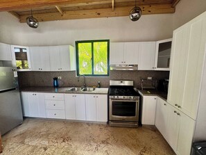 Microwave, oven, stovetop, coffee/tea maker