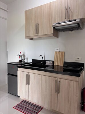 雪櫃、微波爐、爐具、咖啡機/沖茶器