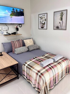 1 habitación, tabla de planchar con plancha, internet y ropa de cama 