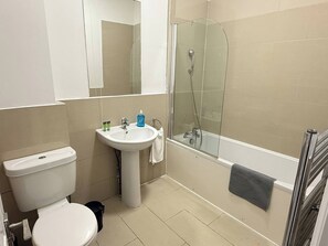 Hair dryer - The One Bed Hideaway (Croydon)