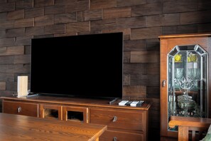 Kamer, niet-roken (LM-605 Equipped with Monitor Displays) | Dineren in de kamer