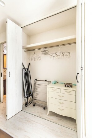 Basic Apartment | Living area