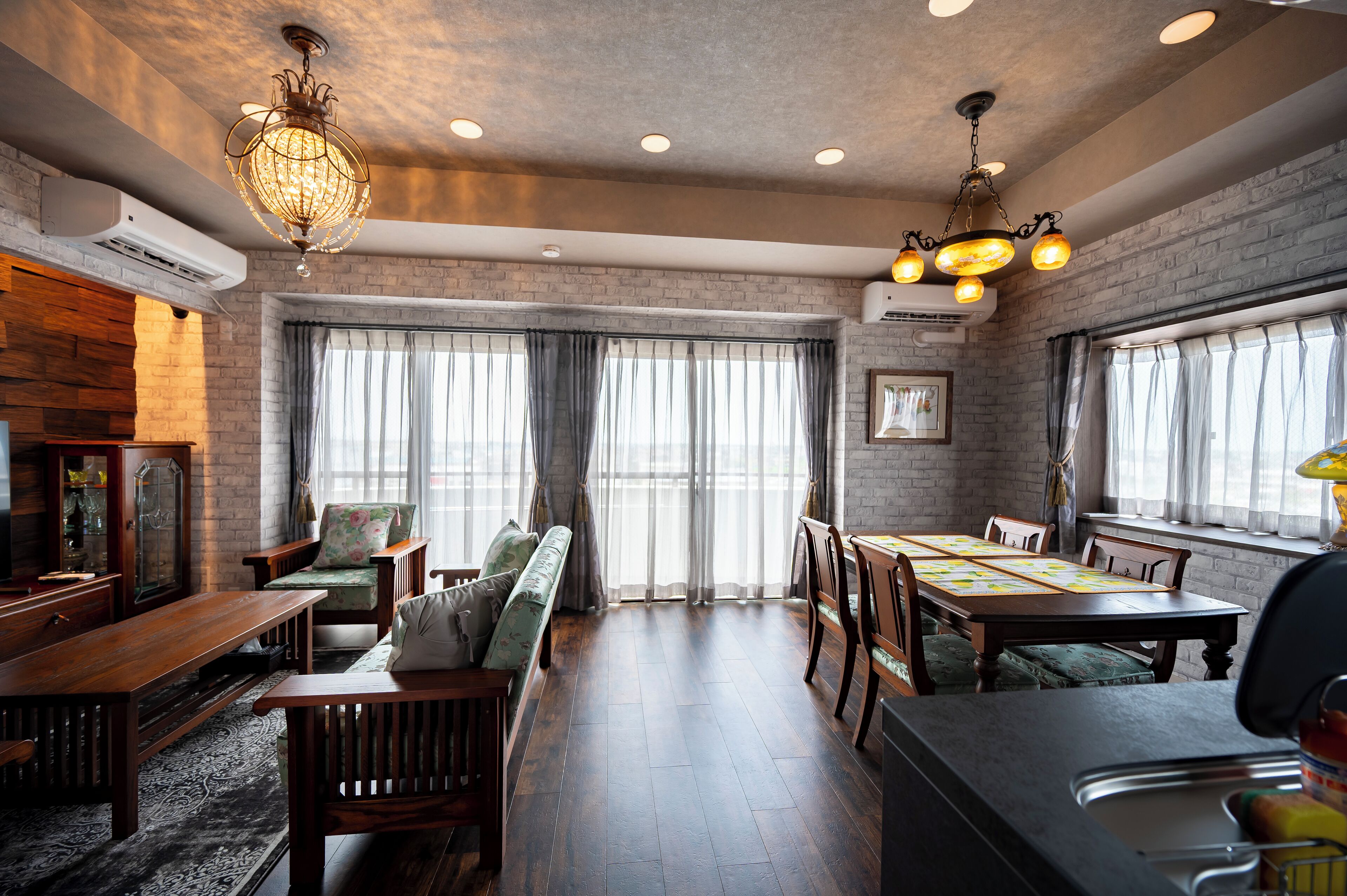 룸, 금연 (LM-605 Equipped with Monitor Displays) | 거실 공간