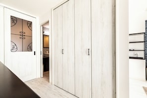 LM-101 Serene monotone modern space, Non Smoking - Le Grand Mishima  (Hamamatsu)