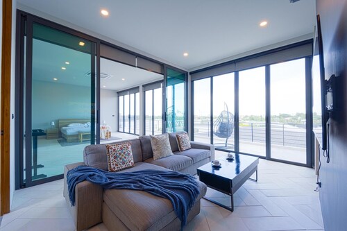 Luxury Large 3 Bedroom Pool Villa (KH-C5)